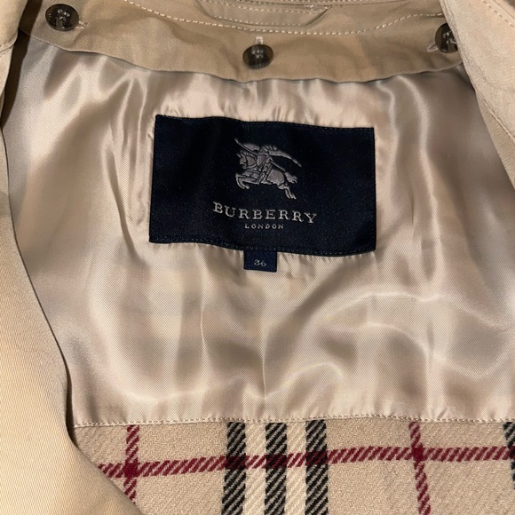 ❌SOLD❌ Burberry Trench Coat - Picture 13 of 16